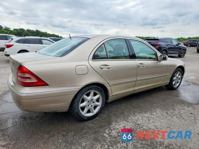 Czwarte zdjęcie samochodu z boku: 2003 MERCEDES-BENZ C 240 VIN:WDBRF61J23A405676 - miniatura