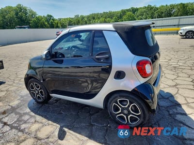 Drugie zdjęcie samochodu z przodu: 2017 SMART FORTWO VIN:WMEFK5DA2HK137429 - miniatura