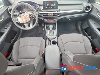 Zdjęcie 8 z 12 samochodu: 2019 KIA FORTE LXS VIN:3KPF24AD0KE111736 - miniatura