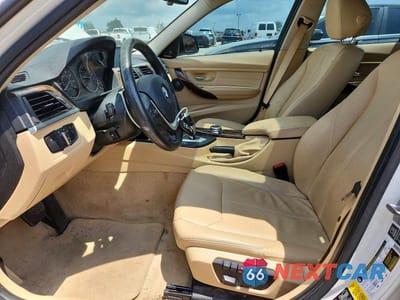 Zdjęcie 7 z 12 samochodu: 2014 BMW 328 XI VIN:WBA3B3C52EJ980765 - miniatura