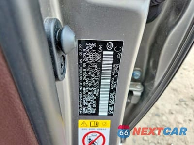 Zdjęcie 12 z 12 samochodu: 2019 LEXUS ES 300H VIN:JTHB21B13K2029917 - miniatura