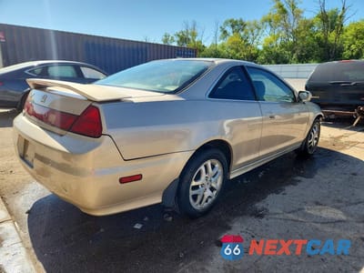 Trzecie zdjęcie samochodu z tyłu: 2001 HONDA ACCORD EX VIN:1HGCG22561A011580 - miniatura