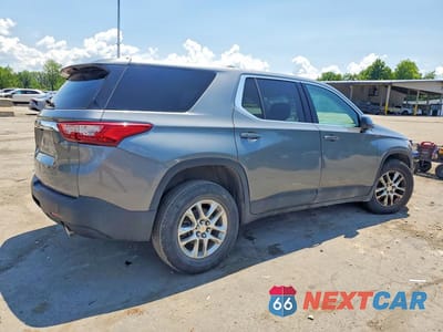 Trzecie zdjęcie samochodu z tyłu: 2020 CHEVROLET TRAVERSE LS VIN:1GNERFKW3LJ206600 - miniatura
