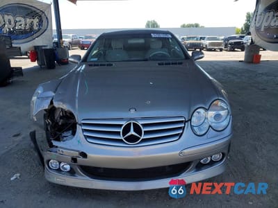Piąte zdjęcie samochodu w środku: 2003 MERCEDES-BENZ SL 55 AMG VIN:WDBSK74F63F044224 - miniatura
