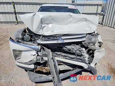 Piąte zdjęcie samochodu w środku: 2019 MITSUBISHI ECLIPSE CROSS ES VIN:JA4AT3AA2KZ036107 - miniatura