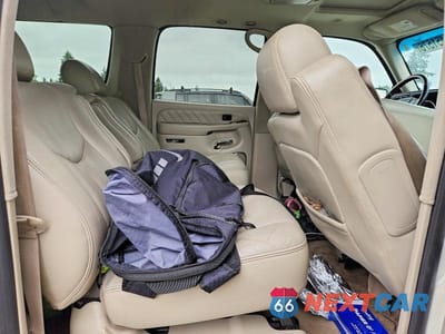 Zdjęcie 11 z 13 samochodu: 2004 CADILLAC ESCALADE ESV VIN:3GYFK66N84G337893 - miniatura