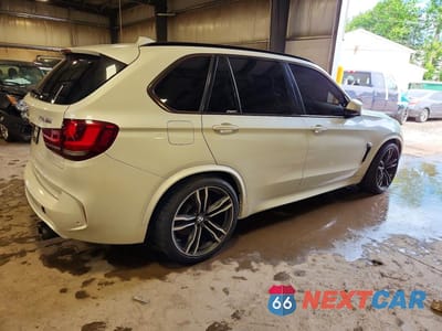 Trzecie zdjęcie samochodu z tyłu: 2016 BMW X5 M VIN:5YMKT6C50G0R78137 - miniatura