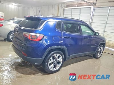 Trzecie zdjęcie samochodu z tyłu: 2020 JEEP COMPASS LIMITED VIN:3C4NJCCBXLT114435 - miniatura