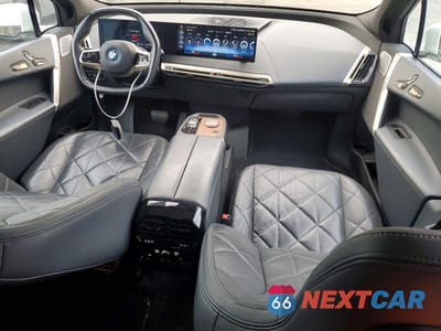 Zdjęcie 8 z 13 samochodu: 2023 BMW IX M60 VIN:WB533CF03PCM64126 - miniatura