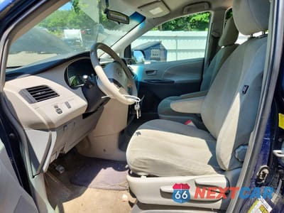 Zdjęcie 7 z 13 samochodu: 2011 TOYOTA SIENNA BASE 7-PASSENGER VIN:5TDZK3DC0BS131128 - miniatura