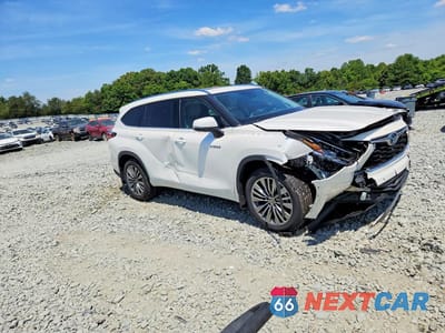 Czwarte zdjęcie samochodu z boku: 2021 TOYOTA HIGHLANDER HYBRID PLATINUM VIN:5TDEBRCH1MS048860 - miniatura