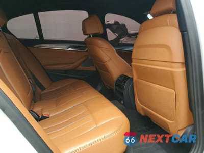 Zdjęcie 10 z 12 samochodu: 2018 BMW M550XI VIN:WBAJB9C5XJB049431 - miniatura