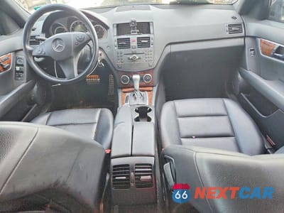 Zdjęcie 8 z 12 samochodu: 2010 MERCEDES-BENZ C 300 4MATIC VIN:WDDGF8BB1AR118135 - miniatura