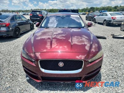Piąte zdjęcie samochodu w środku: 2017 JAGUAR XE VIN:SAJAR4BG9HA972697 - miniatura