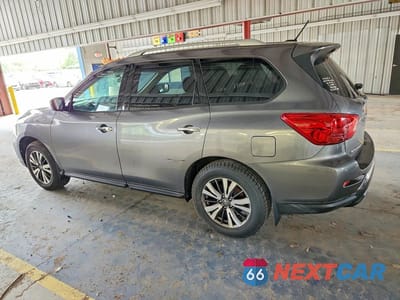 Drugie zdjęcie samochodu z przodu: 2017 NISSAN PATHFINDER S VIN:5N1DR2MM3HC911557 - miniatura