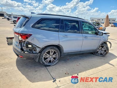 Trzecie zdjęcie samochodu z tyłu: 2022 HONDA PILOT SPORT VIN:5FNYF5H38NB019224 - miniatura
