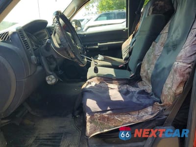 Zdjęcie 7 z 13 samochodu: 2007 CHEVROLET SILVERADO K2500 HEAVY DUTY VIN:1GCHK29K07E592879 - miniatura