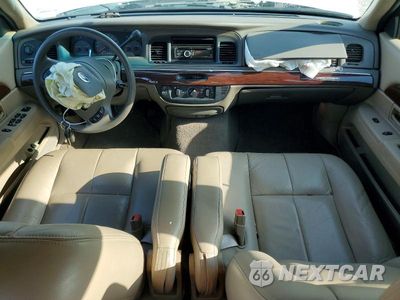 Zdjęcie 8 z 12 samochodu: 2003 MERCURY GRAND MARQUIS GS VIN:2MEFM74W93X644171 - miniatura