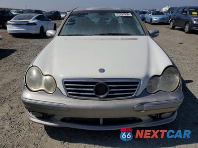 Piąte zdjęcie samochodu w środku: 2005 MERCEDES-BENZ C 230K SPORT SEDAN VIN:WDBRF40J95F709860 - miniatura