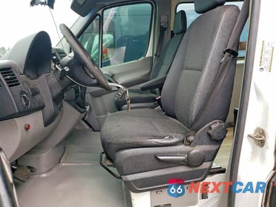 Zdjęcie 7 z 13 samochodu: 2007 DODGE SPRINTER 2500 VIN:WD0PE746975186830 - miniatura