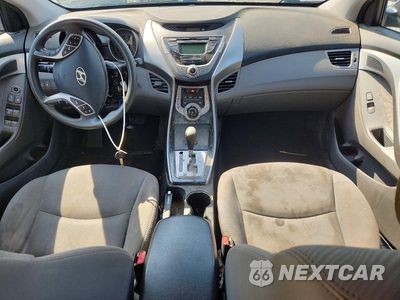 Zdjęcie 8 z 12 samochodu: 2013 HYUNDAI ELANTRA GLS VIN:5NPDH4AE7DH216691 - miniatura