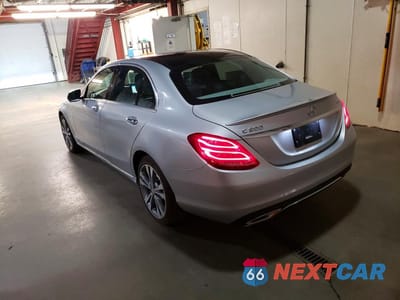 Drugie zdjęcie samochodu z przodu: 2016 MERCEDES-BENZ C 300 4MATIC VIN:55SWF4KB4GU100014 - miniatura