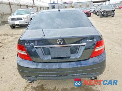 Zdjęcie 6 z 12 samochodu: 2013 MERCEDES-BENZ C 300 4MATIC VIN:WDDGF8AB1DR251774 - miniatura
