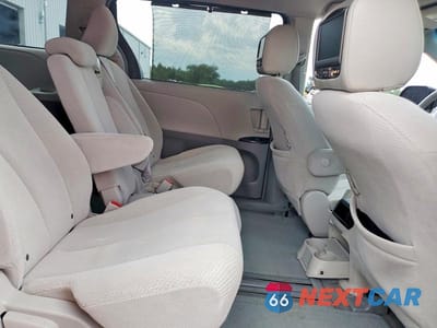 Zdjęcie 11 z 13 samochodu: 2014 TOYOTA SIENNA LE VIN:5TDKK3DC0ES426039 - miniatura