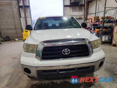 Piąte zdjęcie samochodu w środku: 2007 TOYOTA TUNDRA CREWMAX SR5 VIN:5TFEV54197X032499 - miniatura