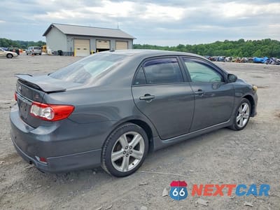 Trzecie zdjęcie samochodu z tyłu: 2013 TOYOTA COROLLA S VIN:2T1BU4EEXDC008045 - miniatura