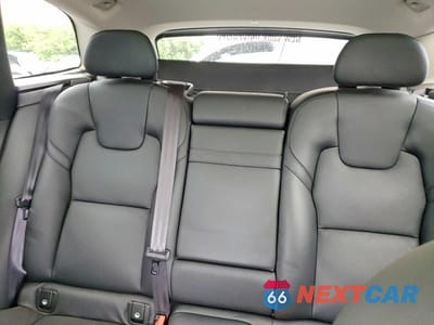 Zdjęcie 10 z 14 samochodu: 2018 VOLVO XC60 T5 VIN:LYV102RK0JB082658 - miniatura
