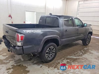 Trzecie zdjęcie samochodu z tyłu: 2020 TOYOTA TACOMA TRD SPORT VIN:3TMCZ5AN2LM341072 - miniatura