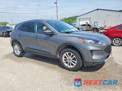 Czwarte zdjęcie samochodu z boku: 2022 FORD ESCAPE SE VIN:1FMCU9G60NUA38162 - miniatura