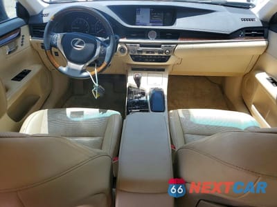 Zdjęcie 8 z 12 samochodu: 2013 LEXUS ES 350 VIN:JTHBK1GG8D2040492 - miniatura