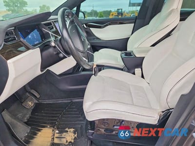 Zdjęcie 7 z 13 samochodu: 2016 TESLA MODEL X VIN:5YJXCAE2XGF003571 - miniatura