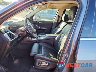 Zdjęcie 7 z 13 samochodu: 2025 BMW X7 XDRIVE40I VIN:5UX23EM02S9Z25917 - miniatura