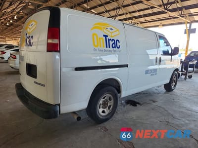 Trzecie zdjęcie samochodu z tyłu: 2005 CHEVROLET EXPRESS G1500 VIN:1GCFG15XX51129950 - miniatura
