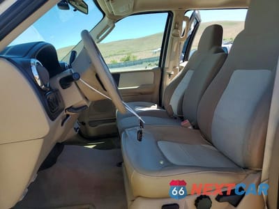 Zdjęcie 7 z 13 samochodu: 2006 FORD EXPEDITION XLT VIN:1FMFU16546LA05549 - miniatura