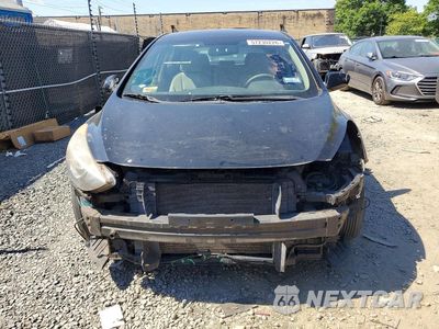 Piąte zdjęcie samochodu w środku: 2013 HYUNDAI ELANTRA GT BASE VIN:KMHD35LE8DU090991 - miniatura
