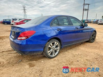 Trzecie zdjęcie samochodu z tyłu: 2018 MERCEDES-BENZ C 300 4MATIC VIN:55SWF4KB0JU239824 - miniatura