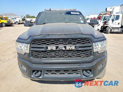 Piąte zdjęcie samochodu w środku: 2021 RAM 5500 VIN:3C7WRMDL1MG684329 - miniatura