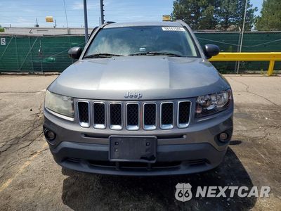 Piąte zdjęcie samochodu w środku: 2014 JEEP COMPASS SPORT VIN:1C4NJDBB2ED593322 - miniatura