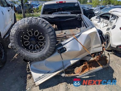 Zdjęcie 6 z 12 samochodu: 2002 CHEVROLET SILVERADO K2500 HEAVY DUTY VIN:1GCHK29112E288699 - miniatura