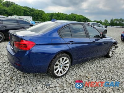 Trzecie zdjęcie samochodu z tyłu: 2016 BMW 320 XI VIN:WBA8E5G58GNU20246 - miniatura