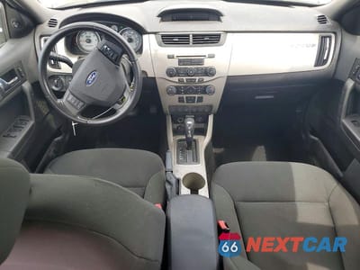 Zdjęcie 8 z 12 samochodu: 2010 FORD FOCUS SES VIN:1FAHP3GN9AW197403 - miniatura