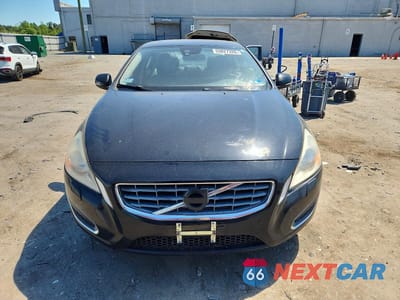Piąte zdjęcie samochodu w środku: 2013 VOLVO S60 T5 VIN:YV1612FS9D2186749 - miniatura