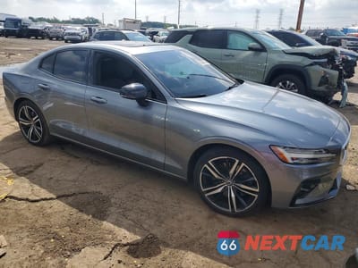 Czwarte zdjęcie samochodu z boku: 2019 VOLVO S60 T6 R-DESIGN VIN:7JRA22TM9KG003872 - miniatura