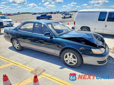 Czwarte zdjęcie samochodu z boku: 1995 LEXUS ES 300 VIN:JT8GK13T8S0118321 - miniatura