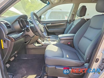 Zdjęcie 7 z 13 samochodu: 2012 KIA SORENTO LX VIN:5XYKTDA6XCG219301 - miniatura