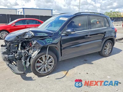 2015 VOLKSWAGEN TIGUAN S WVGAV7AX4FW502120 - główne zdjęcie licytacji z USA - miniatura